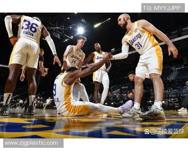 湖人队与热火队历史对决回顾及精彩瞬间分析